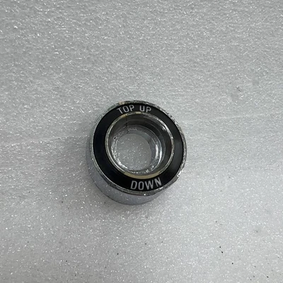 Usado Original 1971-1973 Ford Mustang Convertible Bisel Arriba Abajo D1ZB-18C655-A Foto 1 de 4