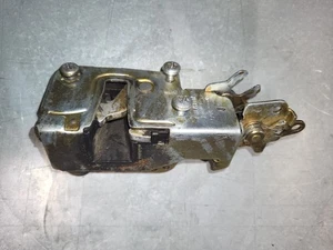 VW T4 Türschloss vorne links 701837015B - Bild 1 von 3