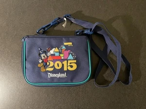2015 Disney Parks Pin Trading Bag Small Book Crossbody - READ - Picture 1 of 9
