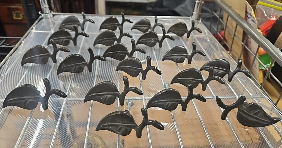 Atlas Homewares 184 Bronze Nature 2-1/2" Designer Cabinet Knobs Lot Of 19 - Image 1 of 4