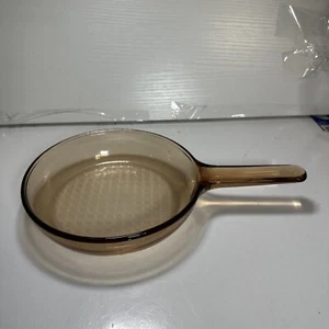 VINTAGE PYREX Corning Ware Vision Amber 7" Skillet Fry Pan Waffle Bottom  - Picture 1 of 6