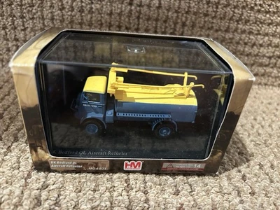 Hobby Master 1:72 UK RAF Bedford QL Aircraft Refueler Bowser/Lorry, No. HG4801 - Image 1 of 4