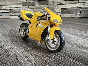 Moto giocattolo pressofuso Maisto scala 1/18 Ducati 748 SuperSport - Foto 1 di 11
