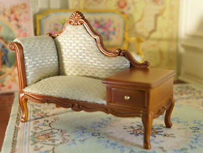 Silla miniatura para casa de muñecas 1:12 con mesa de centro tallada exquisita Foto 1 de 4