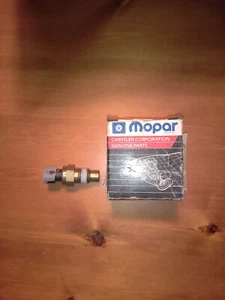 SENSORE TEMPERTURA COD. 5226374 PER CHRYSLER VOYAGER NUOVO ORIG. - Foto 1 di 4