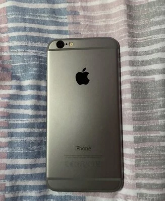 Apple iPhone 6 - 64GB - Argento (Sbloccato) - Immagine 1 di 2