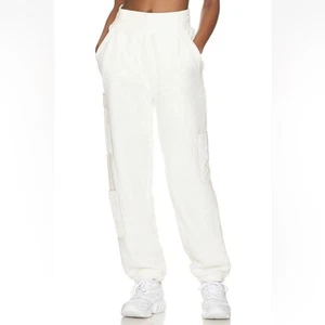 Alo Yoga | Sherpa Solstice Cargo Sweatpant - Large - Picture 1 of 7