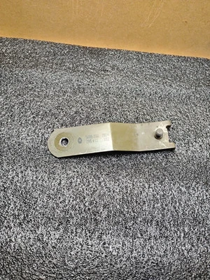 Soporte de bocina Jeep Cherokee XJ 91-96 OEM usado buen estado sin óxido 1993 Foto 1 de 4