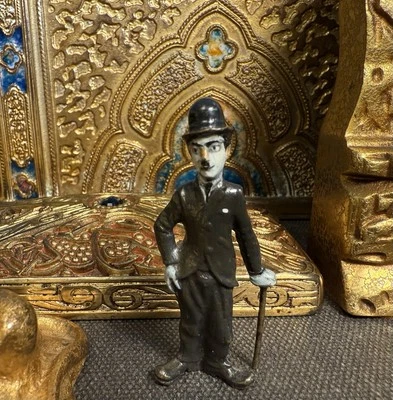 Винтажный ХОЛОДНО ОКРАШЕННЫЙ БРОНЗОВЫЙ миниатюрный ЧАРЛИ ЧАПЛИН немые фильмы актер с ПОДПИСЬЮ - Изображение 1 из 4