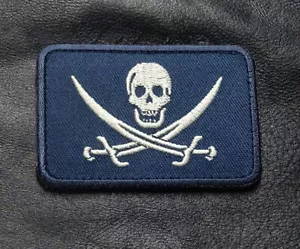 CALICO JACK JOLLY ROGER MARINA BANDIERA PIRATA TESCHIO SPADE GANCIO ANELLO TOPPA - Foto 1 di 1