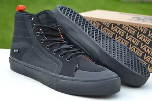 Stivali da uomo VANS NUOVI CON SCATOLA SK8-HI GTX VR3 RAEBURN neri UK 8/42 RRP £ 135 - Foto 1 di 10