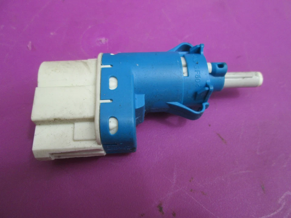 2004-2005-2006-2007 JAGUAR XJ8 XJR VANDEN PLAS INTERRUPTOR FRENO 3M5T-9C872-AB   Foto 1 de 1