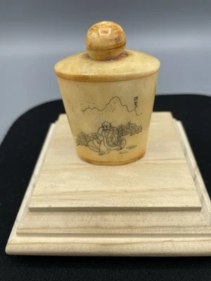 Botella de tabaco china vintage de hueso Scrimshawed   Foto 1 de 4