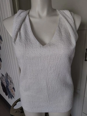 Top Elegante Michael Kors Logo Muy Blanco Elastizado Texturizado Único Carrera Talla Lg Usado en Excelente Condición Foto 1 de 4