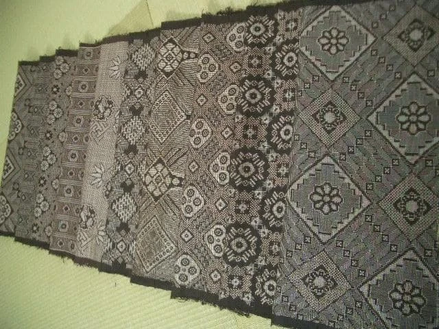 Antigua tela de seda Oshima Tsumugi 10 piezas 37 cm de ancho 20 cm cada una vintage Foto 1 de 4