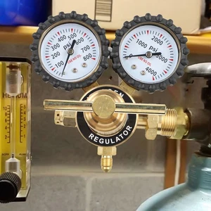 High Pressure Regulator Nitrogen Regulator Emission Reduction Energy-saving - Picture 1 of 12