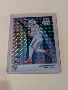 2024 Panini Mosaic Jaylen Waddle Elevate Purple Prizm #18 - Picture 1 of 2