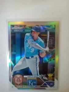 Vinnie Pasquantino 2023 Topps Chrom Refraktor RC #119 Kansas City Royals - Bild 1 von 2