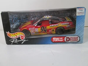 NASCAR Hot Wheels Race Day Deluxe 2000 1:24 Scale McDonalds #94 Bill Elliott - Picture 1 of 5
