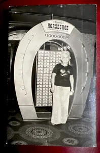 RPPC c1960's Binion's Horseshoe Casino, Las Vegas, Nevada cartolina d'epoca - Foto 1 di 2