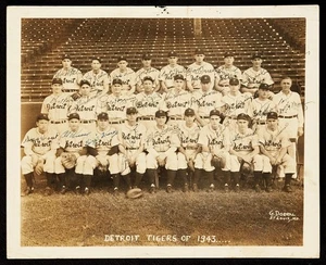 1943 Detroit Tigers Team-Signed by 26 original Authentic Photo Beckett - Picture 1 of 3
