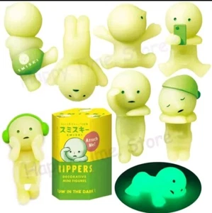 Carino Smiski Hippers Glow in the Dark Mini Figure Decorativo Giocattolo Scatola - Foto 1 di 6