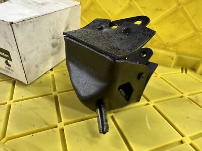 Right Rear Engine Mount For Ford Taurus 1989 1990 1991 1992 1993 1994 1995 Sable - Image 1 of 4