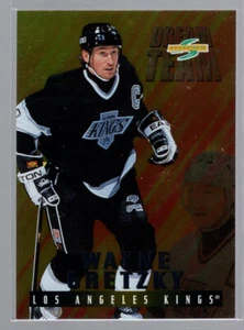 * WAYNE GRETZKY - 1995-96 Score - Dream Team #1 - Picture 1 of 2