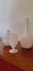 Partie de service de nuit du XIX ème siècle en opaline blanche - Imagen 1 de 4