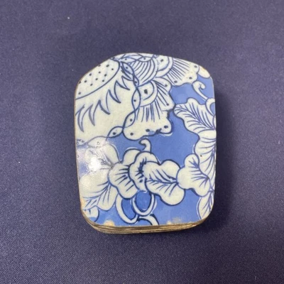 Caja fragmentos china azul y blanco chapada en plata de porcelana Foto 1 de 4
