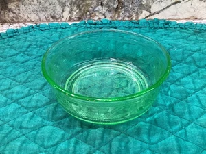 Vintage Shamrock or Cloverleaf Uranium Green Desert Bowl 4” - Picture 1 of 5