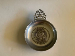 Signierte US Repräsentantenhaus Wilton Zinn 6" Kommode Tablett John J Rhodes - Bild 1 von 8