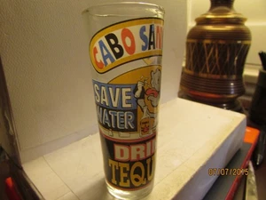 Cabo San Lucas - 4" Shooter Shooter Shot Glass con burro bebiendo escena en claro-nuevo - Imagen 1 de 3