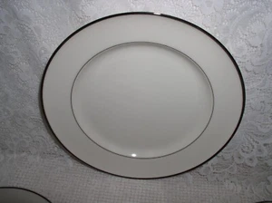 Plato de almuerzo de postre para ensalada Mikasa Stanton Platinum Japón marfil fino LAD11 - Imagen 1 de 3