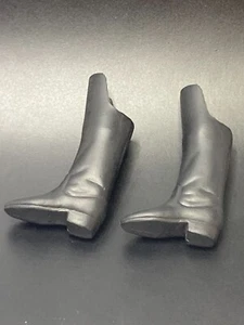 2 NEW MEGO STAR TREK KLINGON BOOTS for 8" FIGURE AUTHENTIC ORIGINAL ITEM (M44) - Picture 1 of 2