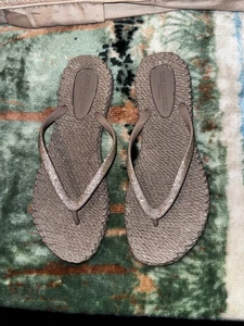 Sandalia ILSE JACOBSEN ALEGRE Talla 38/8 Chanclas con Brillo Plateado Nueva - Imagen 1 de 6