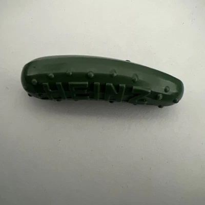Vintage World's Fair Heinz Advertising PICKLE Plastic Pin Brooch - Green - Image 1 of 4