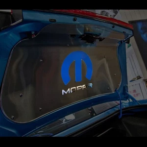 Juego de letras ACC Blue MOPAR Omega "M" incrustación/"MOPAR" para Dodge Challenger 08-17 - Imagen 1 de 4