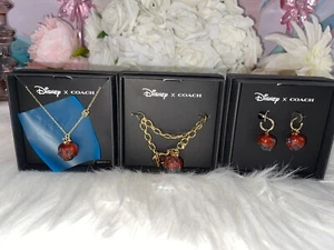 Coach X Disney Villanos Blancanieves Veneno Manzana Set Rojo Limitado - Imagen 1 de 7