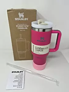Stanley 40 oz Barbie / bicchiere rosa caldo acciaio inox con stivale FlowState Quencher - Foto 1 di 3