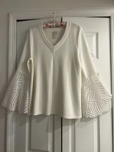 CHICO'S White V-neck Knit Top~Lace flare sleeve~38" bust~Size1 = Medium - Picture 1 of 5