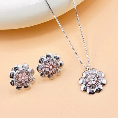 Catenina argento 925 con ciondolo cammeo fiore inciso a mano e zirconi bianchi - Immagine 1 di 4