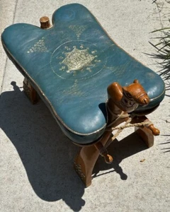 Vintage türkischer Sattelfußhocker Kamel grün Leder Ottomane - Bild 1 von 12