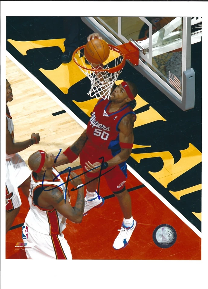 Corey Maggette autógrafo firmado 8 x 10 pulgadas foto CLIPPERS POSE 1 Foto 1 de 1