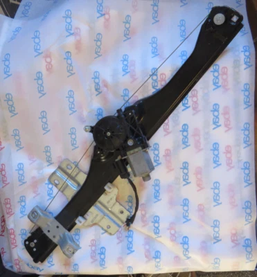 2013 - 2017 CHEVROLET TRAVERSE POWER WINDOW REGULATOR MOTOR RIGHT PASS FRONT - Image 1 of 3
