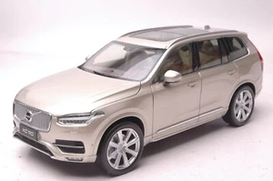 Volvo XC 90 2019 modellino SUV in oro 1/18 - Foto 1 di 6