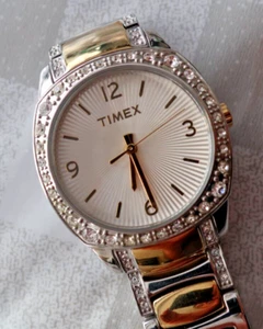 Timex Crystal Bracelet Strap Watch. New Watch - Picture 1 of 2