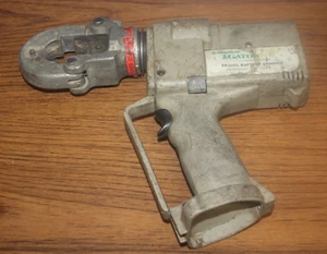 Greenlee Gator Crimping Tool EK22GL - Picture 1 of 20