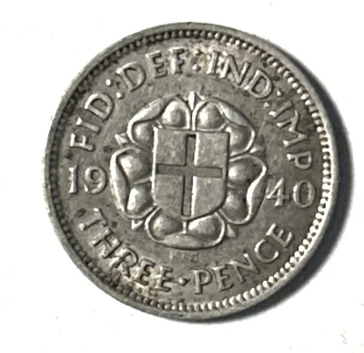 GREAT BRITAIN 3 PENCE 1940  SILVER  COIN, Combined Shipping - Image 1 of 2