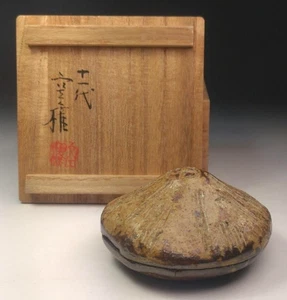 Japanese Rakuzan Ware Shell Shape Incense Holder φ3.0×H1.6in Boxed Kuken Nagaoka - Picture 1 of 20